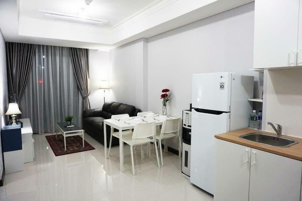 Luxury 2 Bedroom Condo At Casa Grande Residence - Kasablanka Mall Jakarta Exterior photo